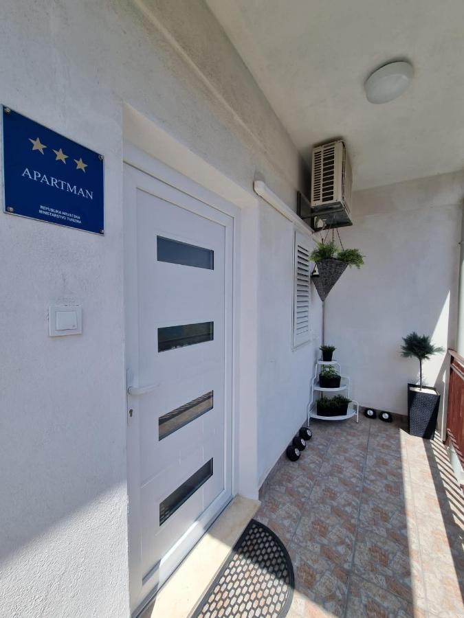 Apartment Mastrinka By The Sea -10M Trogir Buitenkant foto