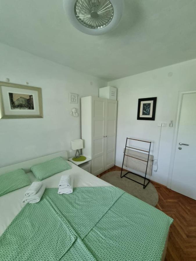 Apartment Mastrinka By The Sea -10M Trogir Buitenkant foto