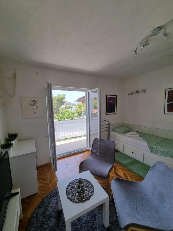 Apartment Mastrinka By The Sea -10M Trogir Buitenkant foto