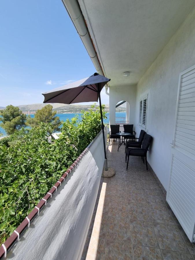 Apartment Mastrinka By The Sea -10M Trogir Buitenkant foto