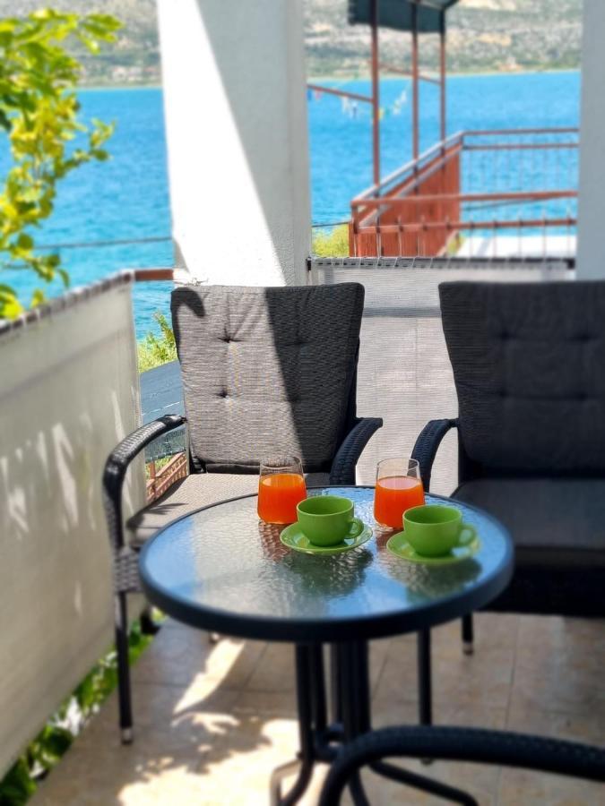 Apartment Mastrinka By The Sea -10M Trogir Buitenkant foto