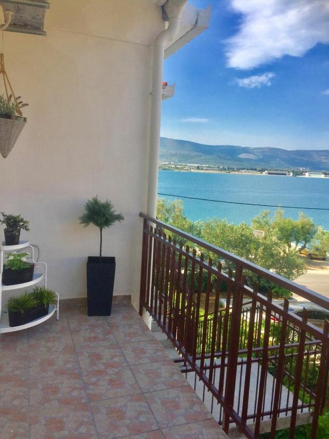 Apartment Mastrinka By The Sea -10M Trogir Buitenkant foto