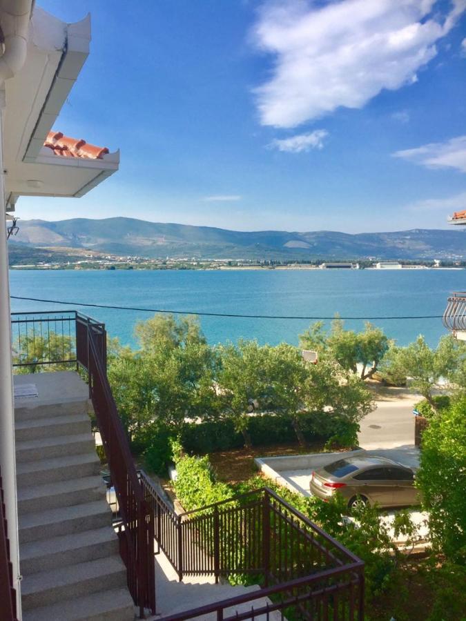 Apartment Mastrinka By The Sea -10M Trogir Buitenkant foto